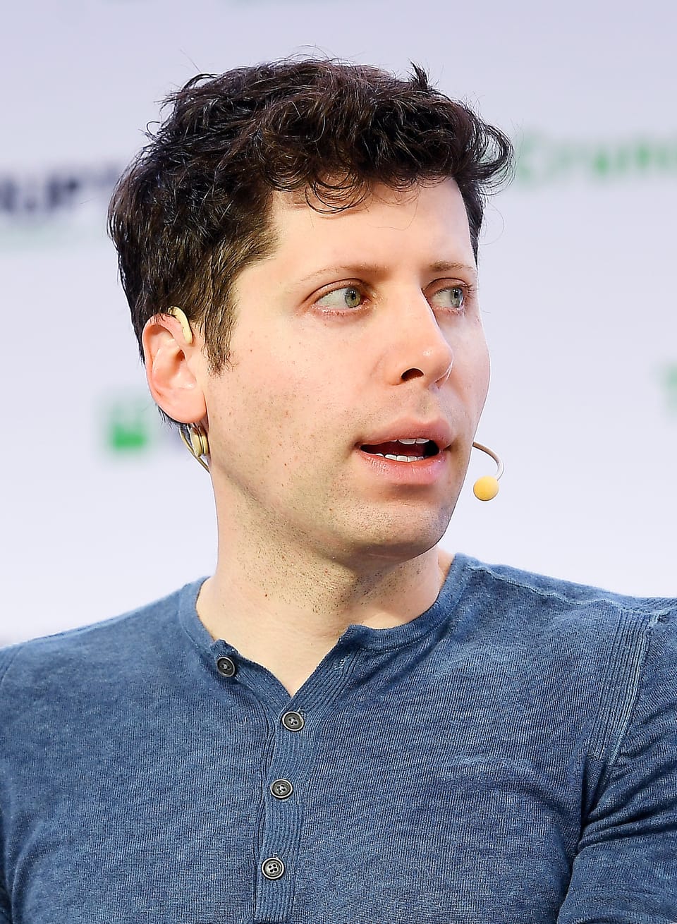 Sam Altman: Il CEO di OpenAI svela i 9 libri che tutti dovrebbero leggere